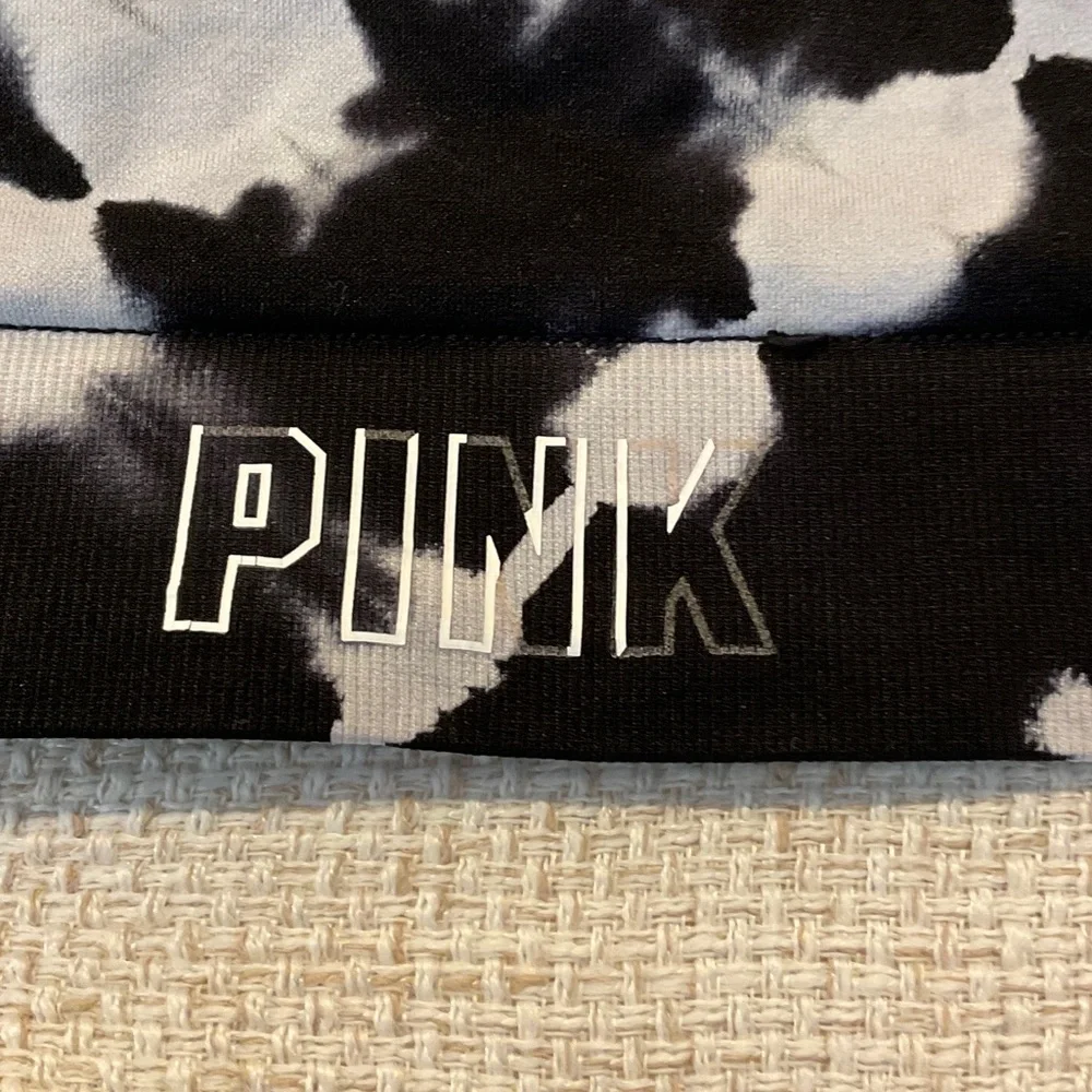 PINK Victoria's Secret Black and White Tie-Dye Sports Bra